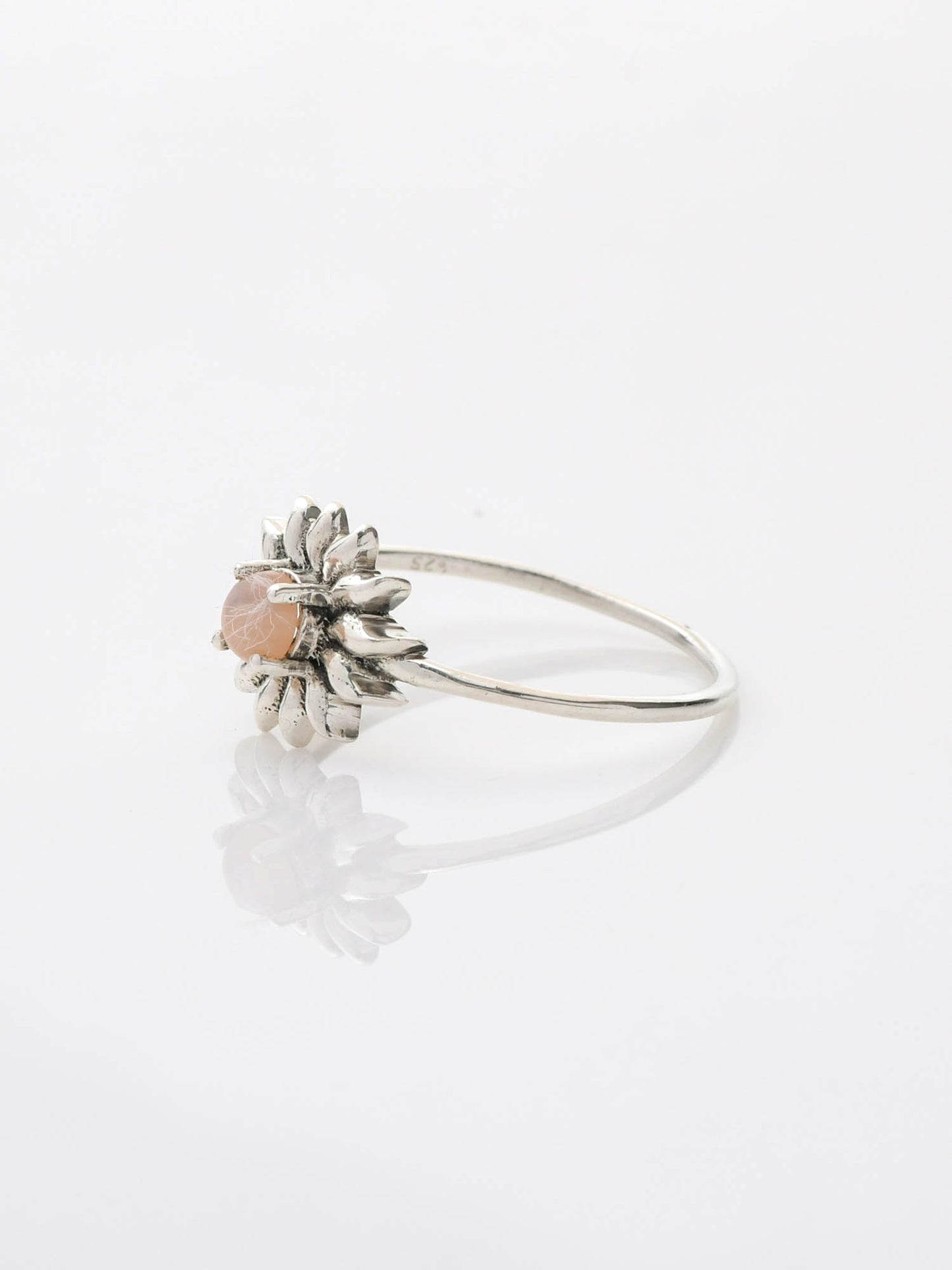 Aurora Flora Ring PEACH MOONSTONE