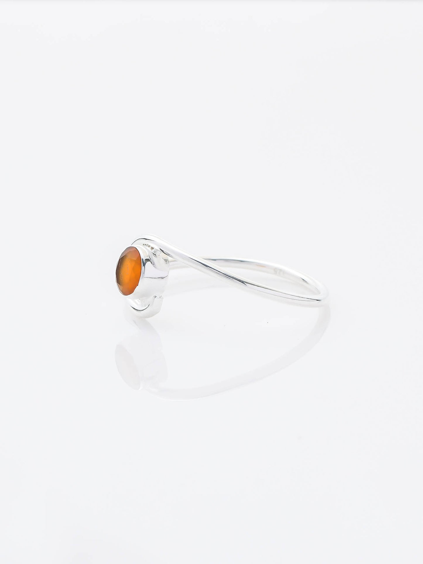 Circular Twist CARNELIAN